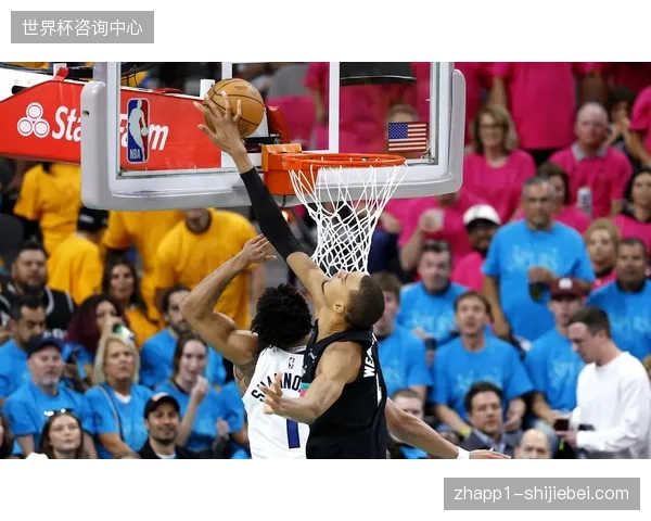 文班亚马在对阵森林狼系列赛中单场送出12次封盖，刷新NBA季后赛历史单场盖帽纪录